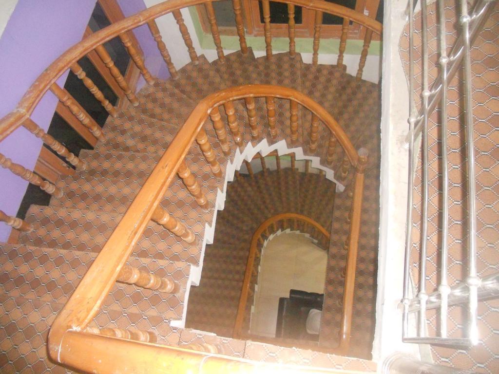 Hotel Royale Jannat Srīnagar Buitenkant foto
