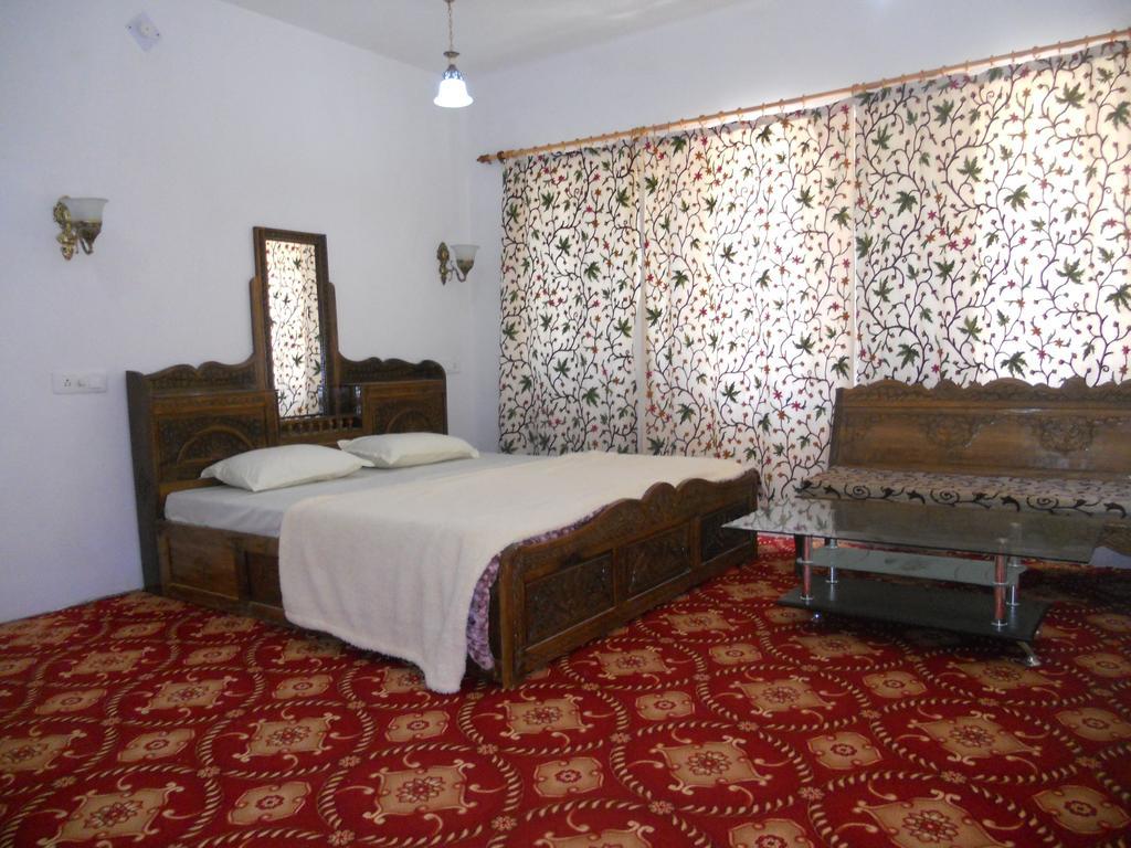 Hotel Royale Jannat Srīnagar Kamer foto