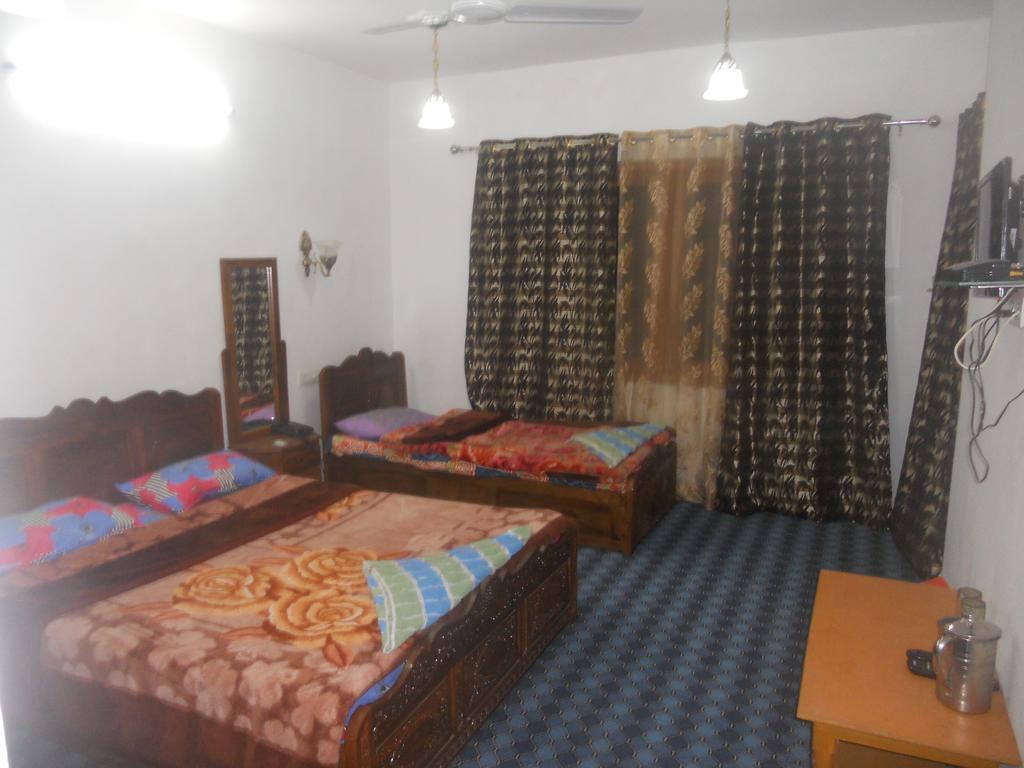 Hotel Royale Jannat Srīnagar Kamer foto
